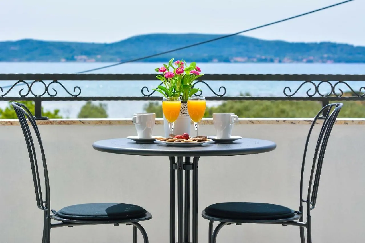 Apartments Feel Good Sukošan