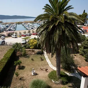 yacht-beach-apartments.splithotels.org/