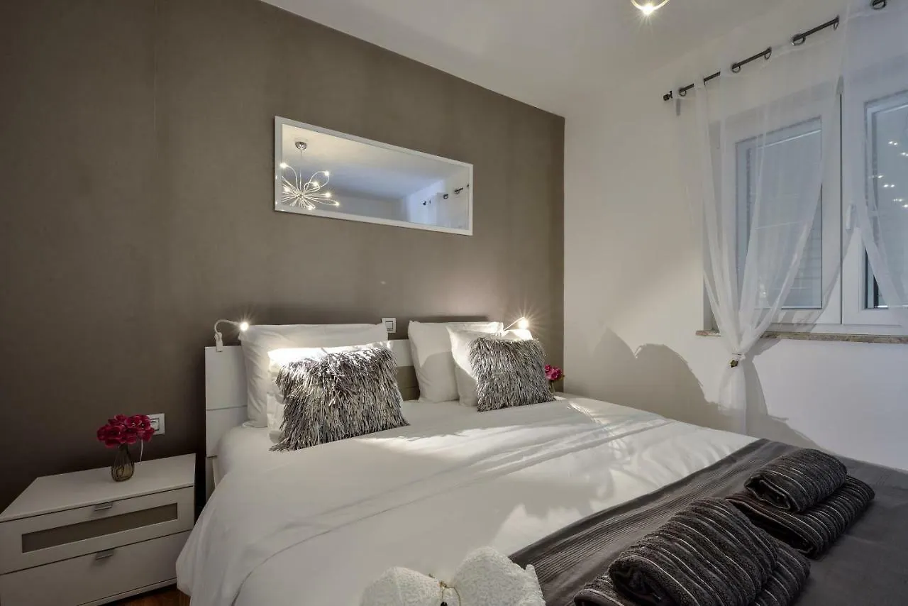 Apartments Feel Good Sukošan